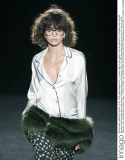 A model takes to the catwalk with the desings by TCN label during the 080 Barcelona Fashion Week held in Barcelona, Catalonia, Spain on 01 February 2016. The 080 Barcelona Fashion runs from 01 February to 05 February 2016. 080 Barcelona Fashion Week - TCN !ACHTUNG: NUR REDAKTIONELLE NUTZUNG!  20160201-635899592621261641