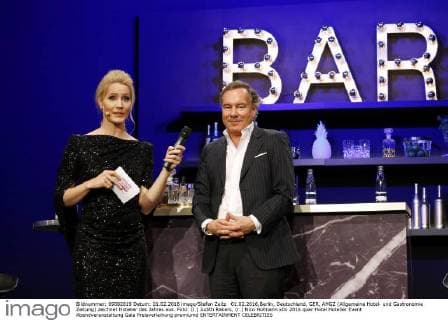 01.02.2016,Berlin, Deutschland, GER, AHGZ (Allgemeine Hotel- und Gastronomie Zeitung) zeichnet Hotelier des Jahres aus. Foto: (l.) Judith Rakers, (r.) Nico Hofmann