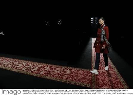 080 Barcelona Fashion Week - Modenschau Escorpion A model presents the creations of Escorpion during the second journey of the 080 Barcelona Fashion fall winter 2016 2017 in Barcelona, Catalonia, Spain, 02 January 2016. EFE Alejandro Garcia ESCORPION FASHION SHOW AT 080 BARCELONA FASHION !ACHTUNG: NUR REDAKTIONELLE NUTZUNG!  GRA285 20160202-635900353650643445
