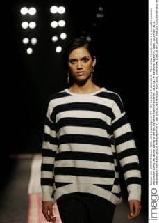 080 Barcelona Fashion Week - Modenschau Escorpion A model presents the creations of Escorpion during the second journey of the 080 Barcelona Fashion fall winter 2016 2017 in Barcelona, Catalonia, Spain, 02 January 2016. EFE Alejandro Garcia ESCORPION FASHION SHOW AT 080 BARCELONA FASHION !ACHTUNG: NUR REDAKTIONELLE NUTZUNG!  GRA286 20160202-635900353664995353