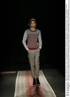 080 Barcelona Fashion Week - Modenschau Escorpion A model presents the creations of Escorpion during the second journey of the 080 Barcelona Fashion fall winter 2016 2017 in Barcelona, Catalonia, Spain, 02 January 2016. EFE Alejandro Garcia ESCORPION FASHION SHOW AT 080 BARCELONA FASHION !ACHTUNG: NUR REDAKTIONELLE NUTZUNG!  GRA287 20160202-635900354288523356
