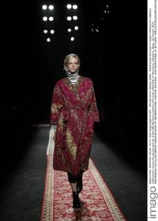 080 Barcelona Fashion Week - Modenschau Escorpion A model presents the creations of Escorpion during the second journey of the 080 Barcelona Fashion fall winter 2016 2017 in Barcelona, Catalonia, Spain, 02 January 2016. EFE Alejandro Garcia ESCORPION FASHION SHOW AT 080 BARCELONA FASHION !ACHTUNG: NUR REDAKTIONELLE NUTZUNG!  GRA288 20160202-635900354304279255