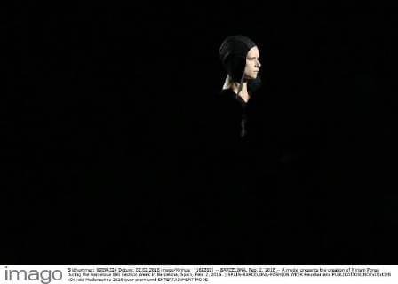 (160202) -- BARCELONA, Feb. 2, 2016 -- A model presents the creation of Miriam Ponsa during the Barcelona 080 Fashion Week in Barcelona, Spain, Feb. 2, 2016. ) SPAIN-BARCELONA-FASHION WEEK PauxBarrena 