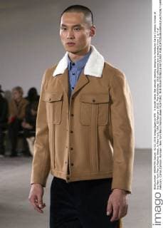 A model takes the catwalk wearing designs by Honduran Carlos Campos runway at the New York Men s Fashion Week, in New York, USA, 02 February 2016. The Fall Winter 2016 collections are presented from 1 to 4 of February. Carlos Campos -Runway - New York Men s Fashion Week !ACHTUNG: NUR REDAKTIONELLE NUTZUNG!  SHM66 20160203-635900688960103581