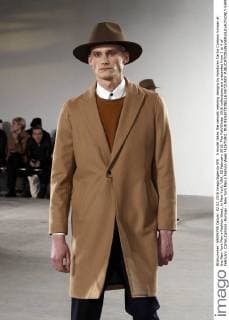 A model takes the catwalk wearing designs by Honduran Carlos Campos runway at the New York Men s Fashion Week, in New York, USA, 02 February 2016. The Fall Winter 2016 collections are presented from 1 to 4 of February. Carlos Campos -Runway - New York Men s Fashion Week !ACHTUNG: NUR REDAKTIONELLE NUTZUNG!  SHM66 20160203-635900689616547373