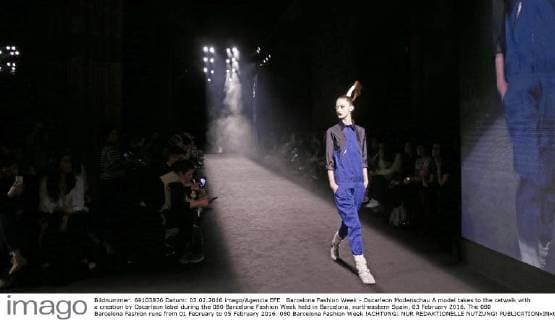 Barcelona Fashion Week - Oscarleon Modenschau A model takes to the catwalk with a creation by Oscarleon label during the 080 Barcelona Fashion Week held in Barcelona, northeastern Spain, 03 February 2016. The 080 Barcelona Fashion runs from 01 February to 05 February 2016. 080 Barcelona Fashion Week !ACHTUNG: NUR REDAKTIONELLE NUTZUNG!  20160203-635901197221333630