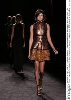 Themen der Woche Bilder des Tages Barcelona Fashion Week - Justico Ruano Modenschau A model takes to the catwalk with a creations by Justicia Ruano fashion designer during the 080 Barcelona Fashion Week held in Barcelona, northeastern Spain, 03 February 2016. The 080 Barcelona Fashion runs from 01 February to 05 February 2016. 080 Barcelona Fashion Week !ACHTUNG: NUR REDAKTIONELLE NUTZUNG!  20160203-635901269546014317