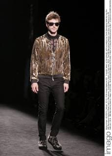 A model takes to the catwalk with a creation by Custo Barcelona label during the 080 Barcelona Fashion Week held in Barcelona, northeastern Spain, 03 February 2016. The 080 Barcelona Fashion runs from 01 February to 05 February 2016. 080 Barcelona Fashion Week !ACHTUNG: NUR REDAKTIONELLE NUTZUNG!  20160203-635901350509503764