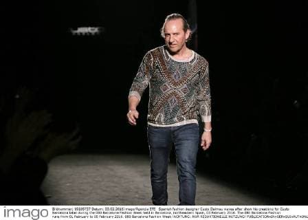 Spanish fashion designer Custo Dalmau waves after show his creations for Custo Barcelona label during the 080 Barcelona Fashion Week held in Barcelona, northeastern Spain, 03 February 2016. The 080 Barcelona Fashion runs from 01 February to 05 February 2016. 080 Barcelona Fashion Week !ACHTUNG: NUR REDAKTIONELLE NUTZUNG!  20160203-635901351362818294