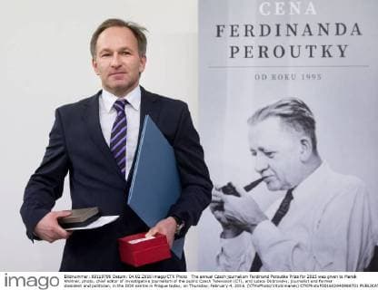 The annual Czech journalism Ferdinand Peroutka Prize for 2015 was given to Marek Wollner, photo, chief editor of investigative journalism of the public Czech Television (CT), and Lubos Dobrovsky, journalist and former dissident and politician, in the DOX centre in Prague today, on Thursday, February 4, 2016. (CTKxPhoto VitxSimanek) CTKPhotoP201602040988701  VIS 004