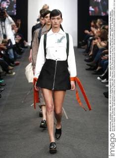 Models take to the catwalk wearing creations of Spanish designer Moises Nieto during the MFSHOW Woman fashion event in Madrid, Spain, 08 February 2016. The event runs from 08 to 10 February. EFE J. J. Guillem MFSHOW Woman in Madrid !ACHTUNG: NUR REDAKTIONELLE NUTZUNG!  GRA250 20160208-635905391871204509