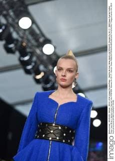 Desfile de Juan Brea dentro de MFSHOW Women.fw 16-17. 588 Diego Puerta Cordon Press Juan Brea s fashion show framed into MFSHOW Women.fw 16-17. Cordon Press  DiegoxPuerta