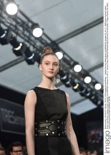 Desfile de Juan Brea dentro de MFSHOW Women.fw 16-17. 588 Diego Puerta Cordon Press Juan Brea s fashion show framed into MFSHOW Women.fw 16-17. Cordon Press  DiegoxPuerta