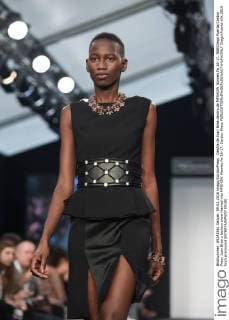 Desfile de Juan Brea dentro de MFSHOW Women.fw 16-17. 588 Diego Puerta Cordon Press Juan Brea s fashion show framed into MFSHOW Women.fw 16-17. Cordon Press  DiegoxPuerta