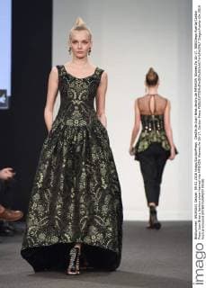 Desfile de Juan Brea dentro de MFSHOW Women.fw 16-17. 588 Diego Puerta Cordon Press Juan Brea s fashion show framed into MFSHOW Women.fw 16-17. Cordon Press  DiegoxPuerta