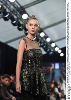 Desfile de Juan Brea dentro de MFSHOW Women.fw 16-17. 588 Diego Puerta Cordon Press Juan Brea s fashion show framed into MFSHOW Women.fw 16-17. Cordon Press  DiegoxPuerta