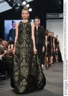 Desfile de Juan Brea dentro de MFSHOW Women.fw 16-17. 588 Diego Puerta Cordon Press Juan Brea s fashion show framed into MFSHOW Women.fw 16-17. Cordon Press  DiegoxPuerta