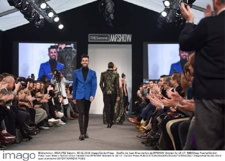 Desfile de Juan Brea dentro de MFSHOW Women.fw 16-17. 588 Diego Puerta Cordon Press Juan Brea s fashion show framed into MFSHOW Women.fw 16-17. Cordon Press  DiegoxPuerta