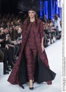 Madrid Fashion Week - MFS Modenschau Model Helen Lindes walks the catwalk during Tresemme fashion show during MFS in Madrid, Spain. February 09, 2016.  (20160209006)
