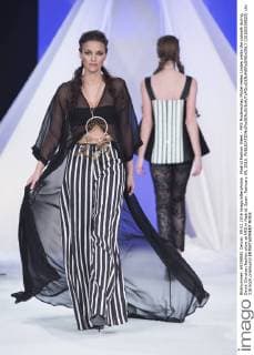 Madrid Fashion Week - MFS Modenschau Model Helen Lindes walks the catwalk during David Christian fashion show at MFS in Madrid, Spain. February 09, 2016.  (20160209025)