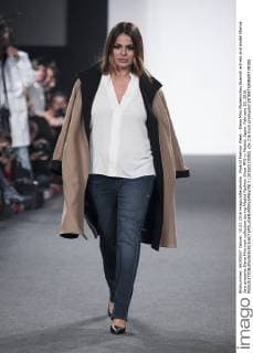 Madrid Fashion Week - Elena Miro Modenschau Spanish actress and model Marisa Jara presents Elena Miro new collection during Madrid Fashion Show MFS in Madrid, Spain. February 10, 2016.  (20160210055)