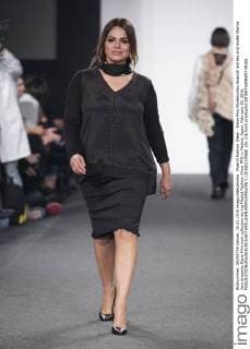 Madrid Fashion Week - Elena Miro Modenschau Spanish actress and model Marisa Jara presents Elena Miro new collection during Madrid Fashion Show MFS in Madrid, Spain. February 10, 2016.  (20160210068)