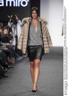 Madrid Fashion Week - Elena Miro Modenschau A model presents Elena Miro new collection during Madrid Fashion Show MFS in Madrid, Spain. February 10, 2016.  (20160210073)