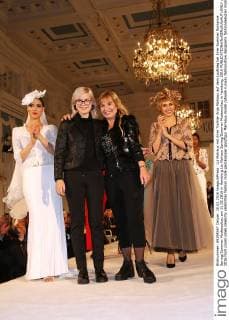 Liz Malraux mit ihrer Tochter Anja Malraux auf dem Laufsteg bei ihrer Summer Romance Spring Summer Modenschau am 11.02.2016 in Hamburg Liz Malraux Spring Summer Modenschau in Hamburg, 2016 