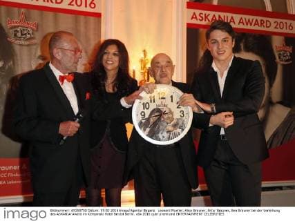 Leonard Mueller, Alice Brauner, Artur Brauner, Ben Brauner bei der Verleihung des ASKANIA-Award im Kempinski Hotel Bristol Berlin.