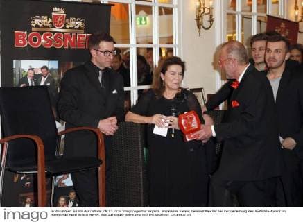 Hannelore Elsner, Leonard Mueller bei der Verleihung des ASKANIA-Award im Kempinski Hotel Bristol Berlin.