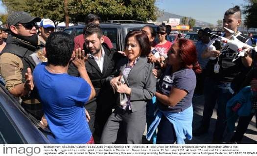 Relatives of Topo Chico penitentiary prisoners demand information after a riot reportedly triggered by an attempted prison break in Monterrey, Nuevo Leon, Mexico, 11 February 2016. At least 52 dead and 12 wounded were registered after a riot occured in Topo Chico penitentiary this early morning accordig to Nuevo Leon governor Jaime Rodriguez Calderon. AT LEAST 52 DEAD AND 12 WOUNDED IN MEXICAN PRISON RIOT, NUEVO LEON GOVERNOR SAYS !ACHTUNG: NUR REDAKTIONELLE NUTZUNG!  MEX02 20160211-635908167382533026