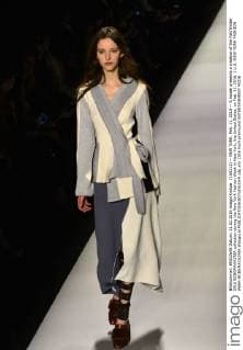 (160211) -- NEW YORK, Feb. 11, 2016 -- A model presents a creation of the Fall Winter 2016 BCBGMAXAZRIA collection during the New York Fashion Week in New York, the United States, on Feb. 11, 2016. ) U.S.-NEW YORK-FASHION WEEK-BCBGMAXAZRIA WangxLei 