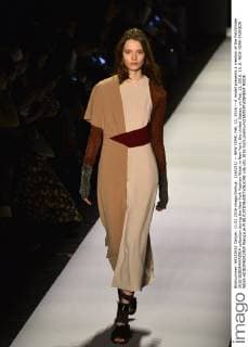 (160211) -- NEW YORK, Feb. 11, 2016 -- A model presents a creation of the Fall Winter 2016 BCBGMAXAZRIA collection during the New York Fashion Week in New York, the United States, on Feb. 11, 2016. ) U.S.-NEW YORK-FASHION WEEK-BCBGMAXAZRIA WangxLei 