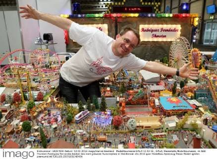 Modellbaumesse Erfurt 12.02.16 , Erfurt, Messehalle,Modellbaumesse, im Bild: Thorsten Rodriguez Fernandez besitzt den wohl grössten Rummelplatz in Kleinformat