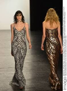 Models present creations of the Fall Winter 2016 Tadashi Shoji collection during the New York Fashion Week in New York, the United States, Feb. 12, 2016. ) U.S.-NEW YORK-FASHION WEEK-TADASHI SHOJI WangxLei 