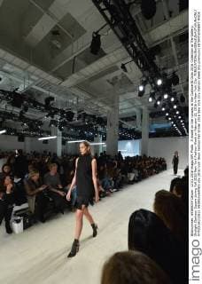 A model on the runway at the Cushnie Et Ochs 2016 Collection at The Gallery, Skylight Clarkson Square during Fall 2016 New York Fashion Week on February 12, 2016 in New York City.  NYP20160212822 ANDREAxHANKS