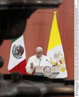 Bilder des Tages Pope Francis delivers his speech during a welcome ceremony held at the National palace in Mexico City, Mexico, 13 February 2016. POPE FRANCIS VISITS MEXICO !ACHTUNG: NUR REDAKTIONELLE NUTZUNG!  MEX50 20160213-635909849912221502