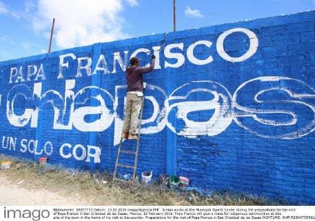 A man works at the Municipal Sports Center during the preparations for the visit of Pope Francis in San Cristobal de las Casas, Mexico, 13 February 2016. Pope Francis will give a mass for indigenous communities at this site of the town in the frame of his visit to the country. Preparations for the visit of Pope Francis in San Cristobal de las Casas !ACHTUNG: NUR REDAKTIONELLE NUTZUNG!  MEX100 20160213-635910014587450556