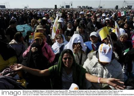 Thousands of faithful wait for the start of a mass led by Pope Francis at High Studies Center of municipality of Ecatepec, Mexico, 14 February 2016. Pope Francis is on his first visit to predominantly Catholic Mexico from 12 to 17 February. Pope Francis visit !ACHTUNG: NUR REDAKTIONELLE NUTZUNG!  20160214-635910766350864412
