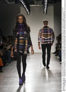 A model presents a creation from the Fall 2016 collection by Spanish designer Custo Barcelona during the New York Fall Fashion Week, in New York, New York, USA, 14 February 2016. The Fall 2016 collections are presented from 11 to 18 February. CUSTO BARCELONA IN NEY YORK FASHION WEEK !ACHTUNG: NUR REDAKTIONELLE NUTZUNG!  20160214-635910889169694004