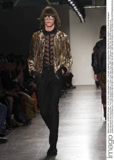 A model presents a creation from the Fall 2016 collection by Spanish designer Custo Barcelona during the New York Fall Fashion Week, in New York, New York, USA, 14 February 2016. The Fall 2016 collections are presented from 11 to 18 February. CUSTO BARCELONA IN NEY YORK FASHION WEEK !ACHTUNG: NUR REDAKTIONELLE NUTZUNG!  20160214-635910889183890004