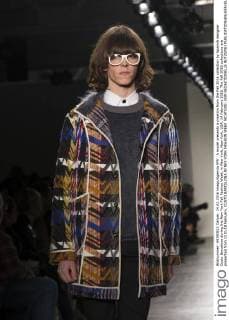 A model presents a creation from the Fall 2016 collection by Spanish designer Custo Barcelona during the New York Fall Fashion Week, in New York, New York, USA, 14 February 2016. The Fall 2016 collections are presented from 11 to 18 February. CUSTO BARCELONA IN NEY YORK FASHION WEEK !ACHTUNG: NUR REDAKTIONELLE NUTZUNG!  20160214-635910890477754004
