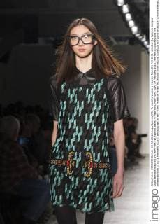 A model presents a creation from the Fall 2016 collection by Spanish designer Custo Barcelona during the New York Fall Fashion Week, in New York, New York, USA, 14 February 2016. The Fall 2016 collections are presented from 11 to 18 February. CUSTO BARCELONA IN NEY YORK FASHION WEEK !ACHTUNG: NUR REDAKTIONELLE NUTZUNG!  20160214-635910895449006004