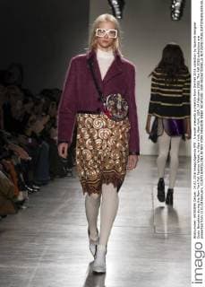 A model presents a creation from the Fall 2016 collection by Spanish designer Custo Barcelona during the New York Fall Fashion Week, in New York, New York, USA, 14 February 2016. The Fall 2016 collections are presented from 11 to 18 February. CUSTO BARCELONA IN NEY YORK FASHION WEEK !ACHTUNG: NUR REDAKTIONELLE NUTZUNG!  20160214-635910896092350004