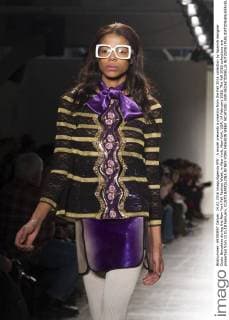 A model presents a creation from the Fall 2016 collection by Spanish designer Custo Barcelona during the New York Fall Fashion Week, in New York, New York, USA, 14 February 2016. The Fall 2016 collections are presented from 11 to 18 February. CUSTO BARCELONA IN NEY YORK FASHION WEEK !ACHTUNG: NUR REDAKTIONELLE NUTZUNG!  20160214-635910896100306004