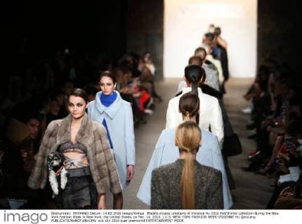 Models display creations of Vivienne Hu 2016 Fall Winter collection during the New York Fashion Week in New York, the United States, on Feb. 14, 2016. ) U.S.-NEW YORK-FASHION WEEK-VIVIENNE HU QinxLang 
