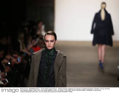 Models display creations of Vivienne Hu 2016 Fall Winter collection during the New York Fashion Week in New York, the United States, on Feb. 14, 2016. ) U.S.-NEW YORK-FASHION WEEK-VIVIENNE HU QinxLang 