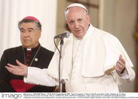 Papst Franziskus in Mexiko Pope Francis talks at San Cristobal de las Casas Cathedral during a visit in Chiapas, Mexico, 15 February 2016. The Pontiff celebrated a mass during which he condemned the treatment that indigenous communities have received from society and the government. to POPE FRANCIS VISITS MEXICO !ACHTUNG: NUR REDAKTIONELLE NUTZUNG!  MEX23 20160215-635911730115079384