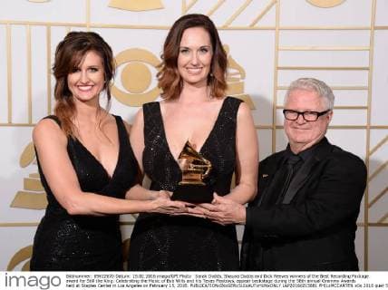 Sarah Dodds, Shauna Dodds and Dick Reeves winners of the Best Recording Package award for Still the King: Celebrating the Music of Bob Wills and his Texas Playboys, appear backstage during the 58th annual Grammy Awards held at Staples Center in Los Angeles on February 15, 2016.  LAP20160215881 PHILxMCCARTEN