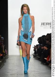 Karlie Kloss walks the runway at the Jeremy Scott 2016 Collection at The Arc, Skylight at Moynihan Station during Fall 2016 New York Fashion Week on February 15, 2016 in New York City.  NYP20160215895 ANDREAxHANKS